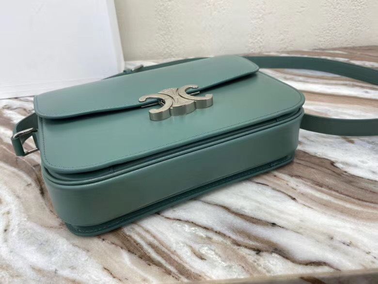 Celine Triomphe 22 cm