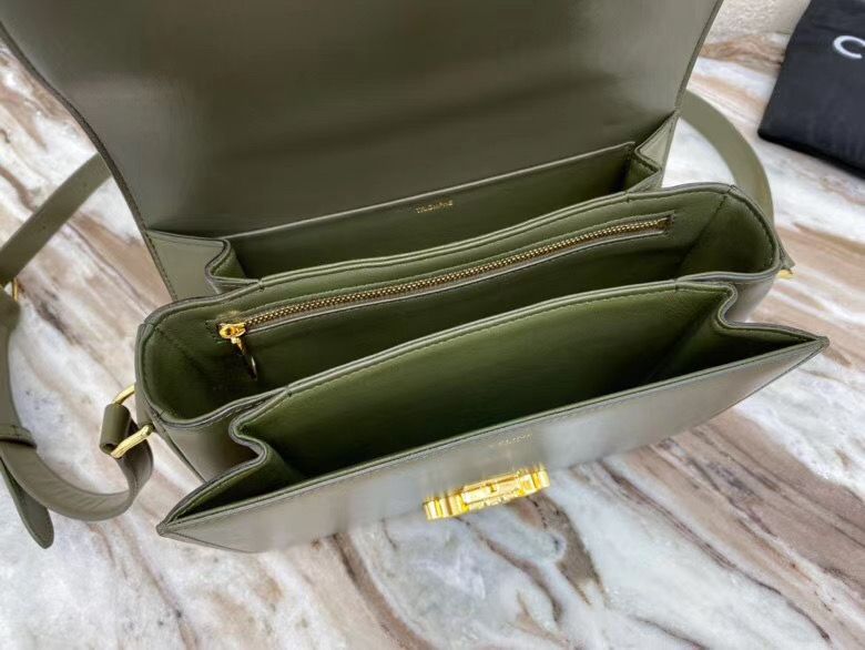 Celine Triomphe 22 cm