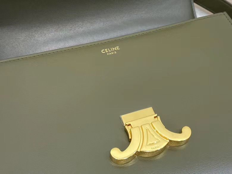 Celine Triomphe 22 cm