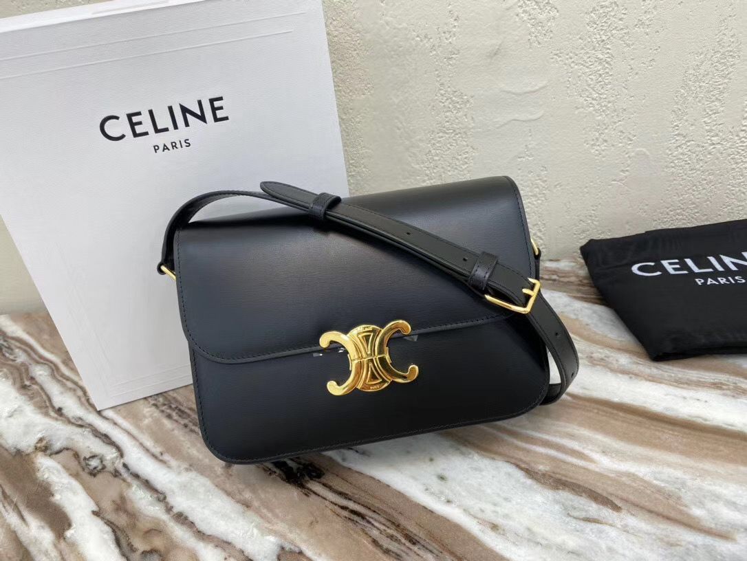 Celine Triomphe 22 cm