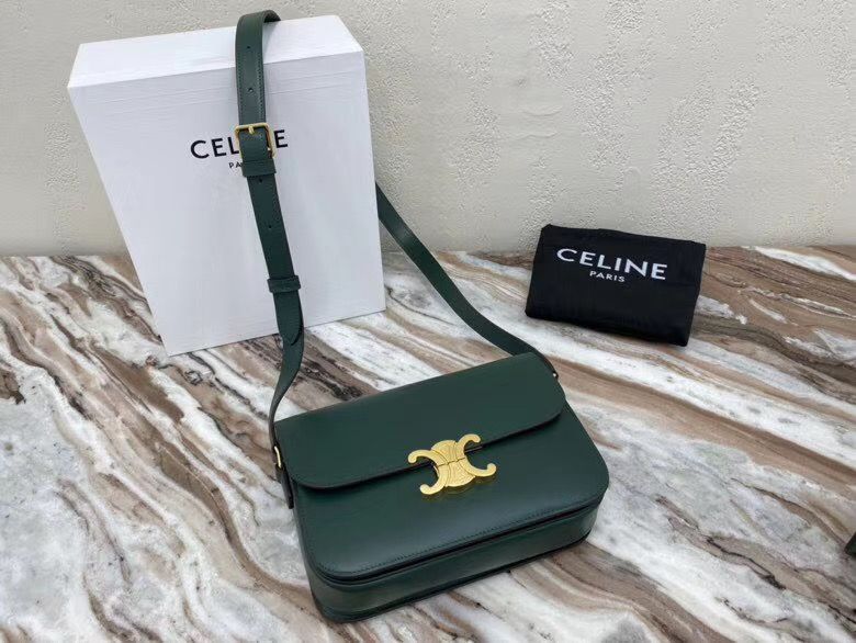 Celine Triomphe 22 cm