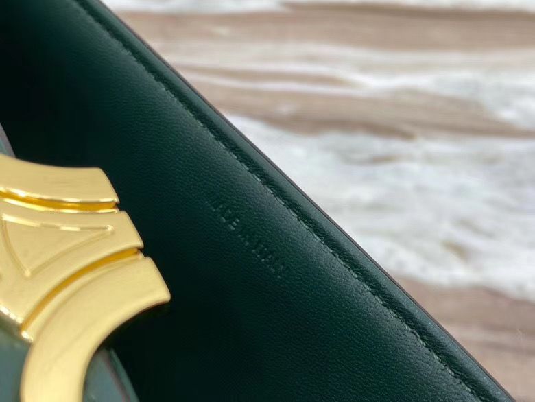 Celine Triomphe 22 cm