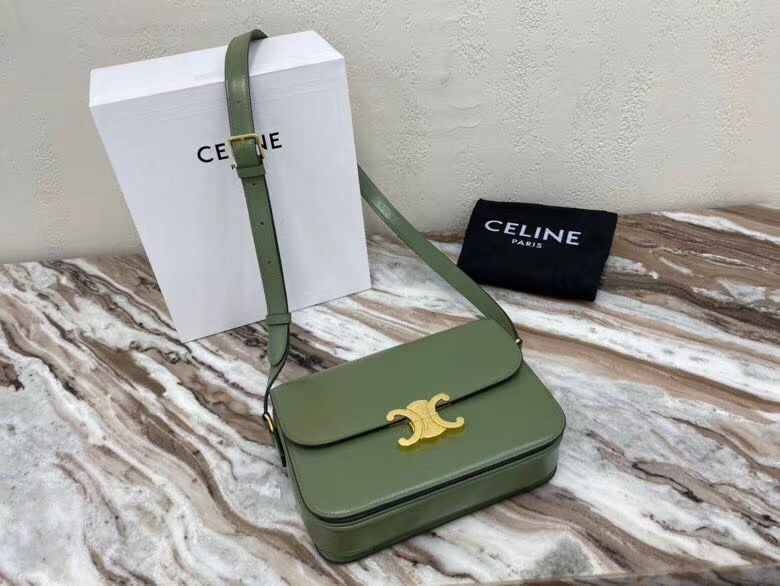 Celine Triomphe 22 cm