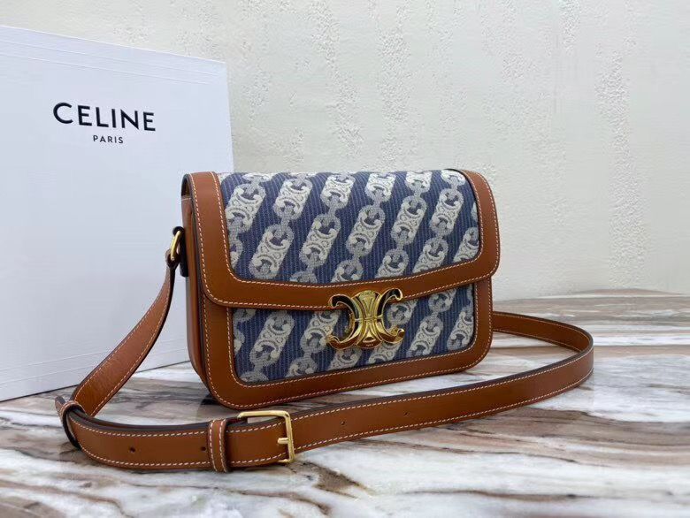 Celine Triomphe 22 cm