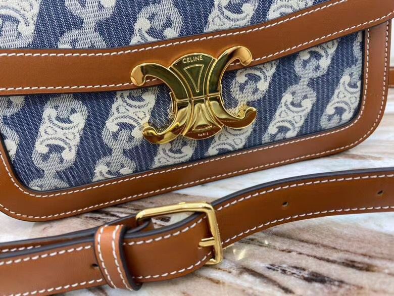 Celine Triomphe 22 cm