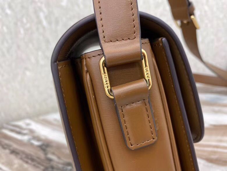 Celine Triomphe 22 cm