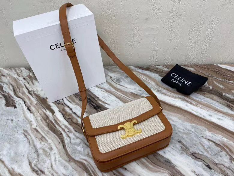 Celine Triomphe 22 cm