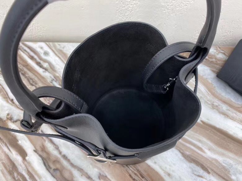 Celine Big Bag Nano Bucket 16 cm