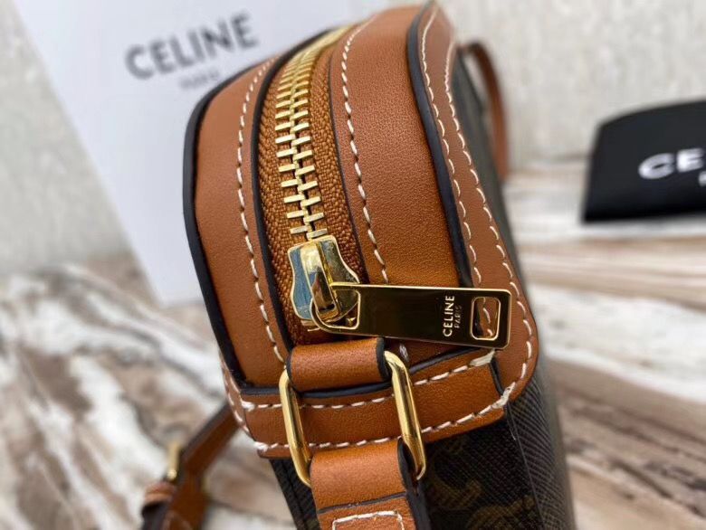 Celine Triomphe 20 cm