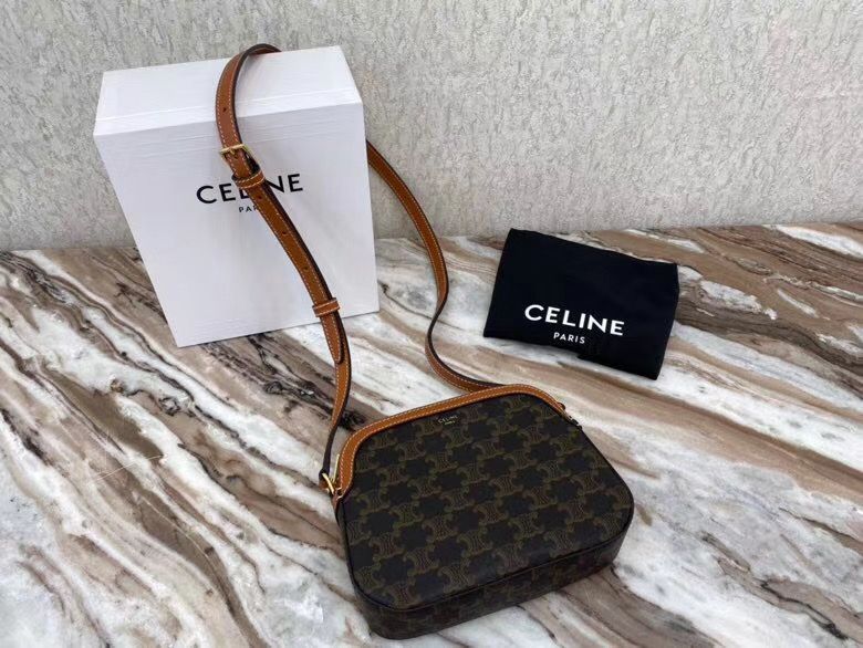 Celine Triomphe 20 cm