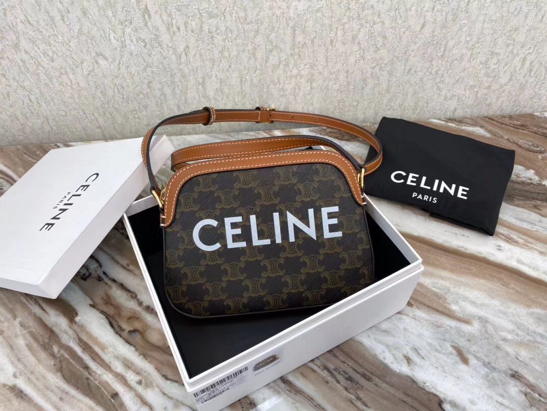 Celine Triomphe 20 cm