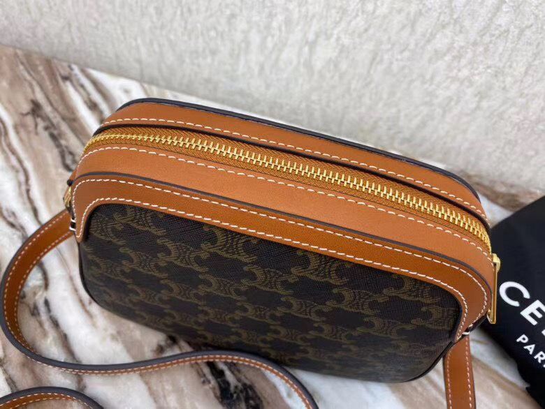 Celine Triomphe 20 cm
