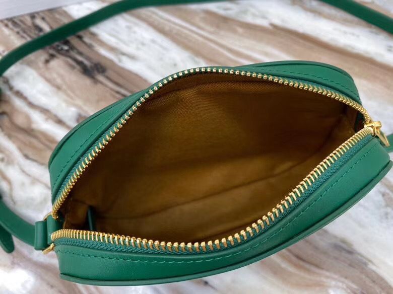 Celine Triomphe 20 cm