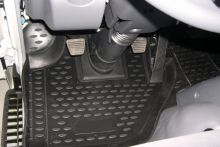 Коврики в салон ISUZU NLR85, 2 шт. (полиуретан)