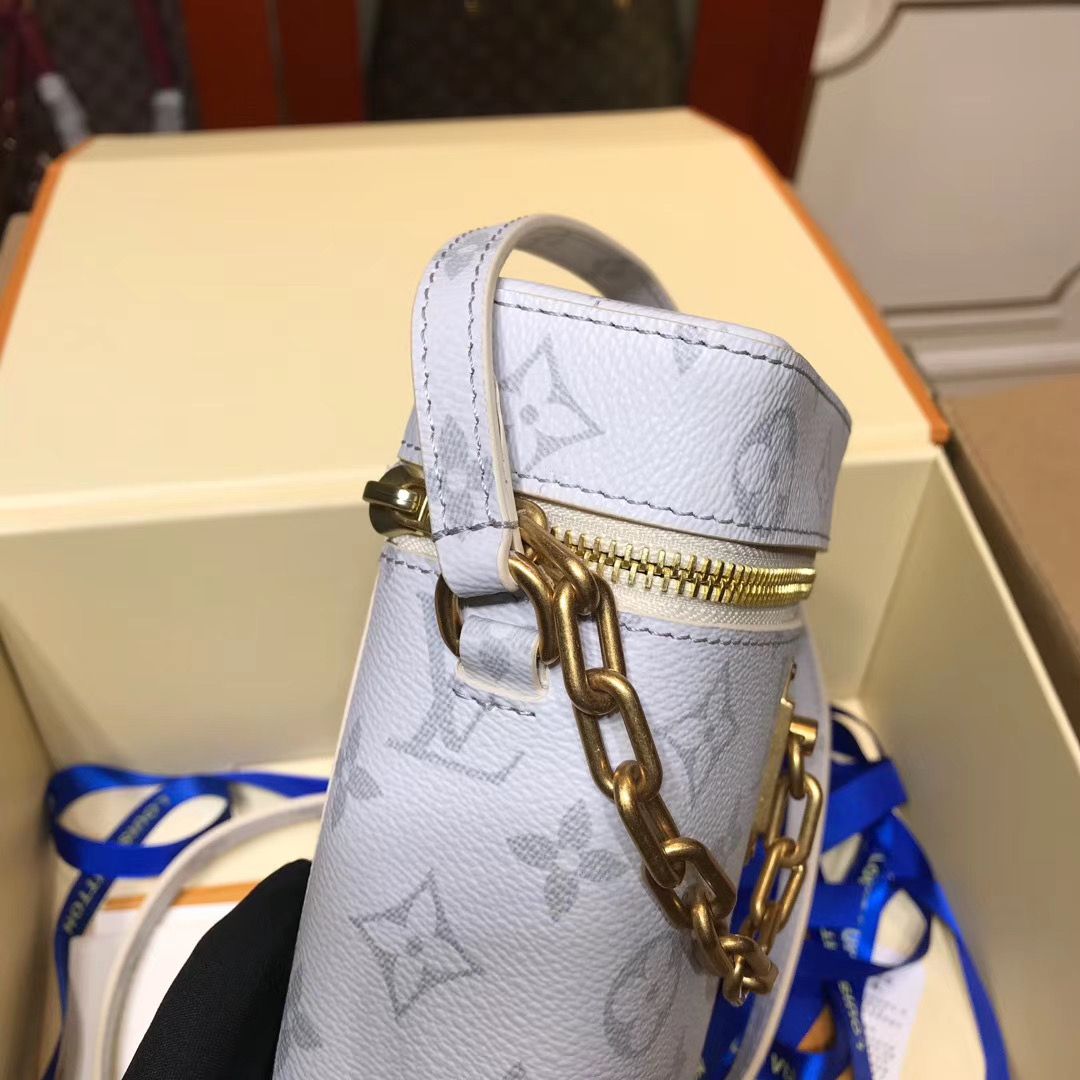 Сумка чехол для телефона LV