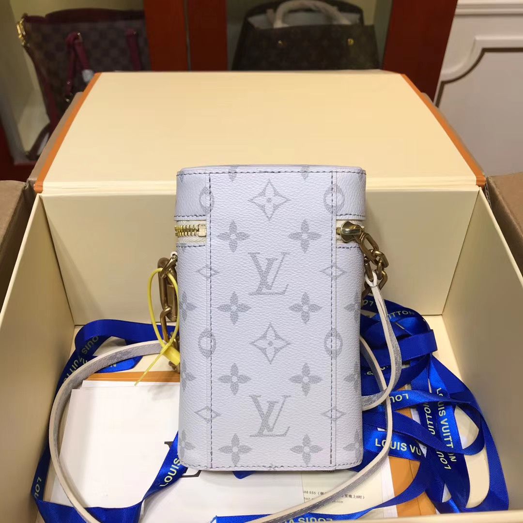 Сумка чехол для телефона LV