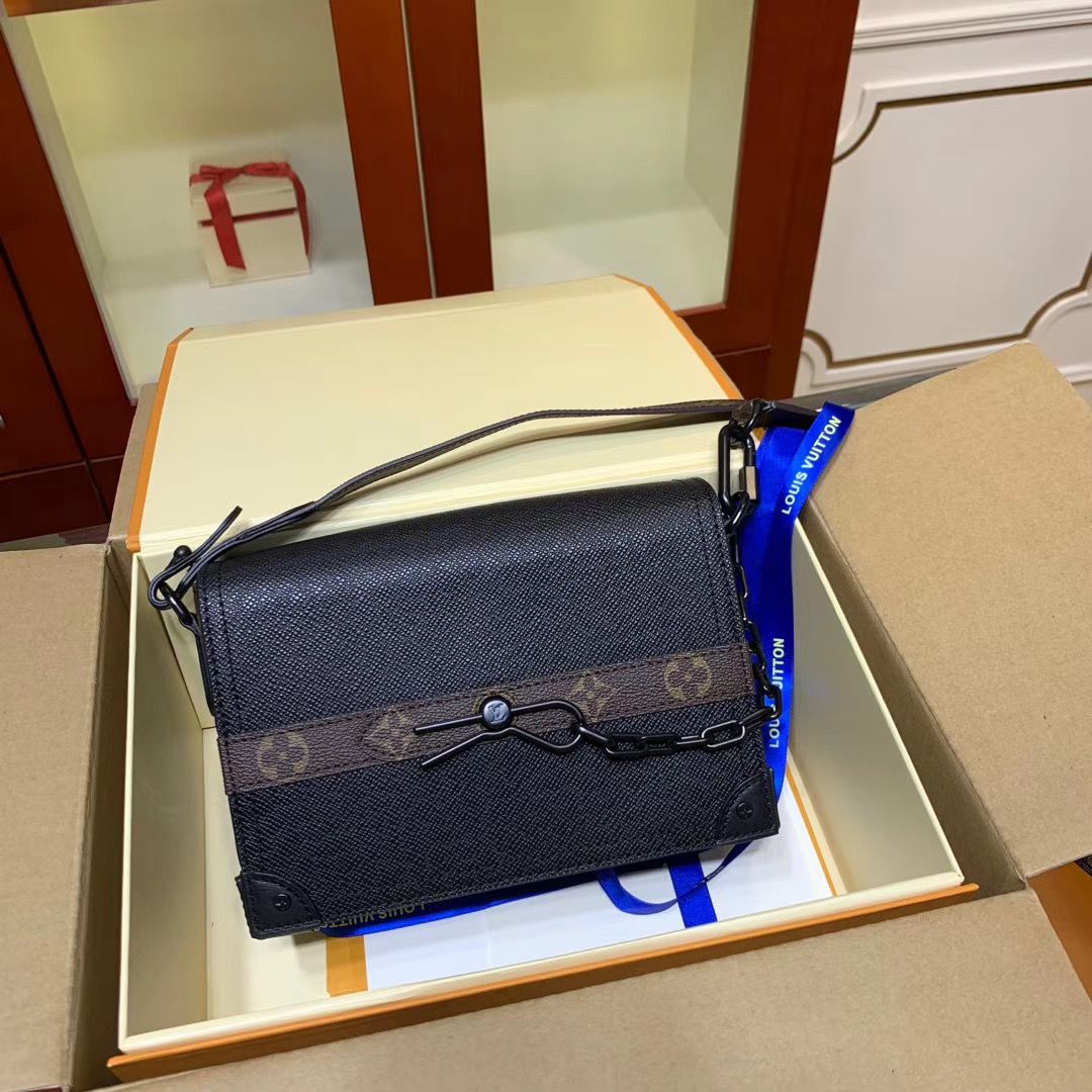 Сумка клатч Louis Vuitton 23 cm