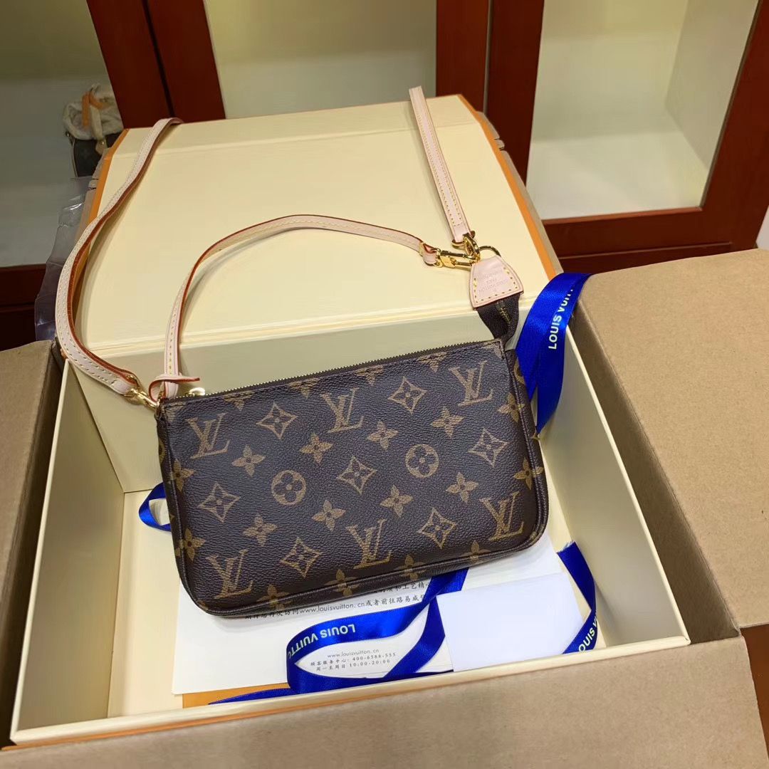 Louis Vuitton Pochette 21 cm