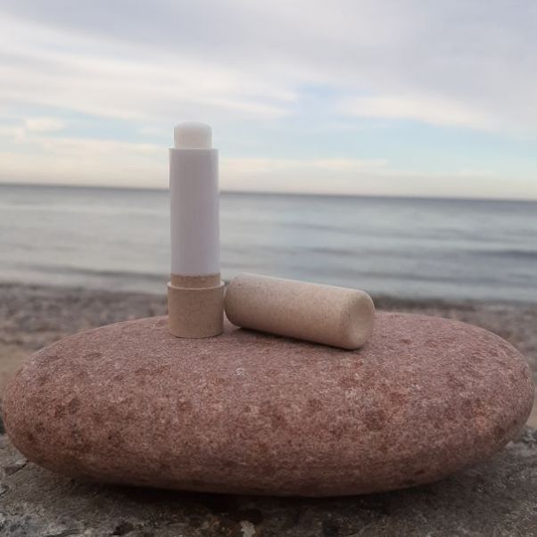 Помады с защитой SPF15 из эко пластика NATURE