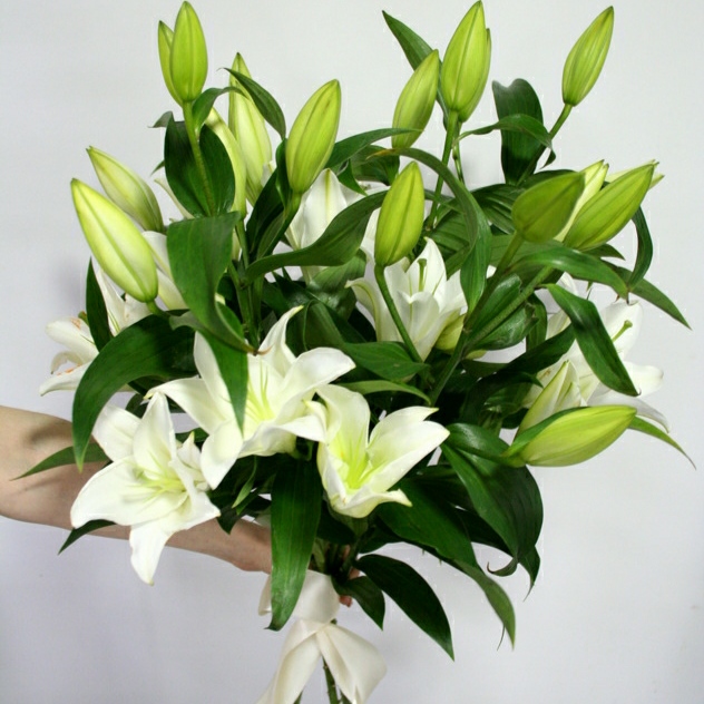 Букет из лилий