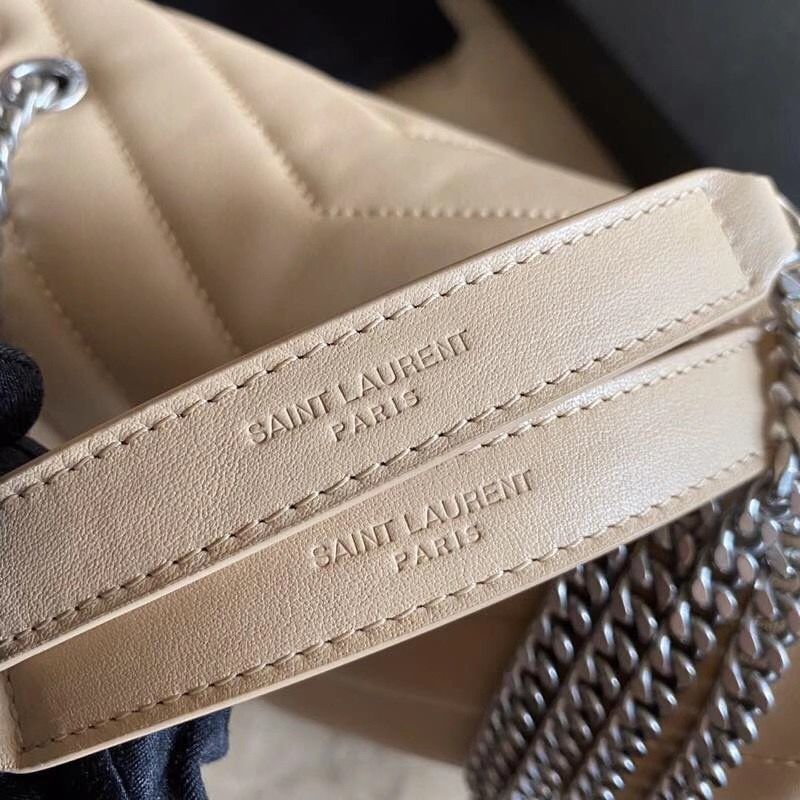 SAINT LAURENT  LOULOU 25 cm