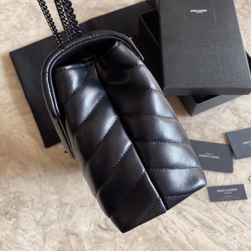 SAINT LAURENT  LOULOU 25 cm