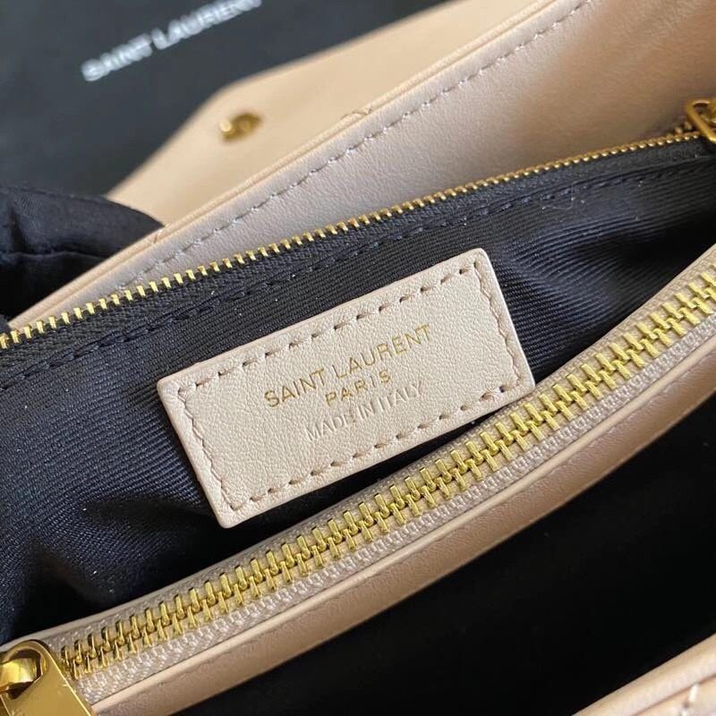 SAINT LAURENT  LOULOU 32 cm