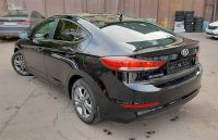 Hyundai Elantra 2018г. черного цвета Вид сзади слева