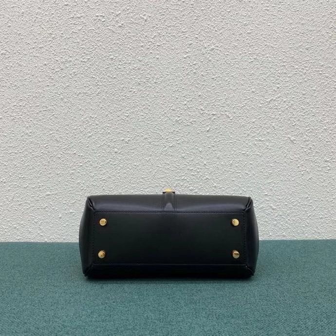 Celine 16 small 23 cm