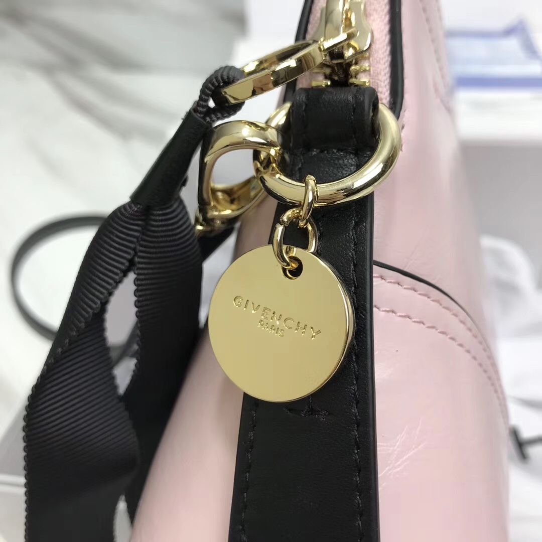 Givenchy ID XBody 26 cm