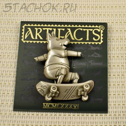 Брошь "Хрюн-скейтбордист" (JJ США)