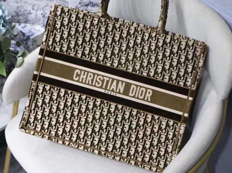 Dior Book Tote 41 cm