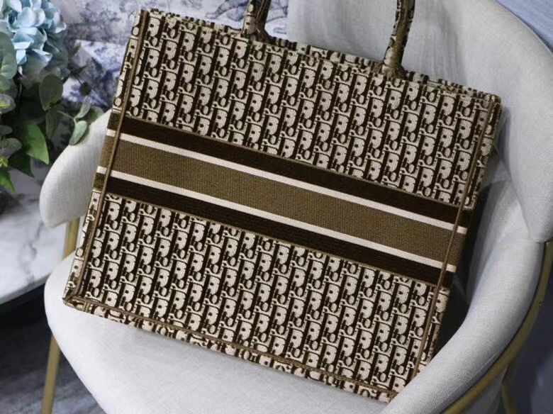 Dior Book Tote 41 cm