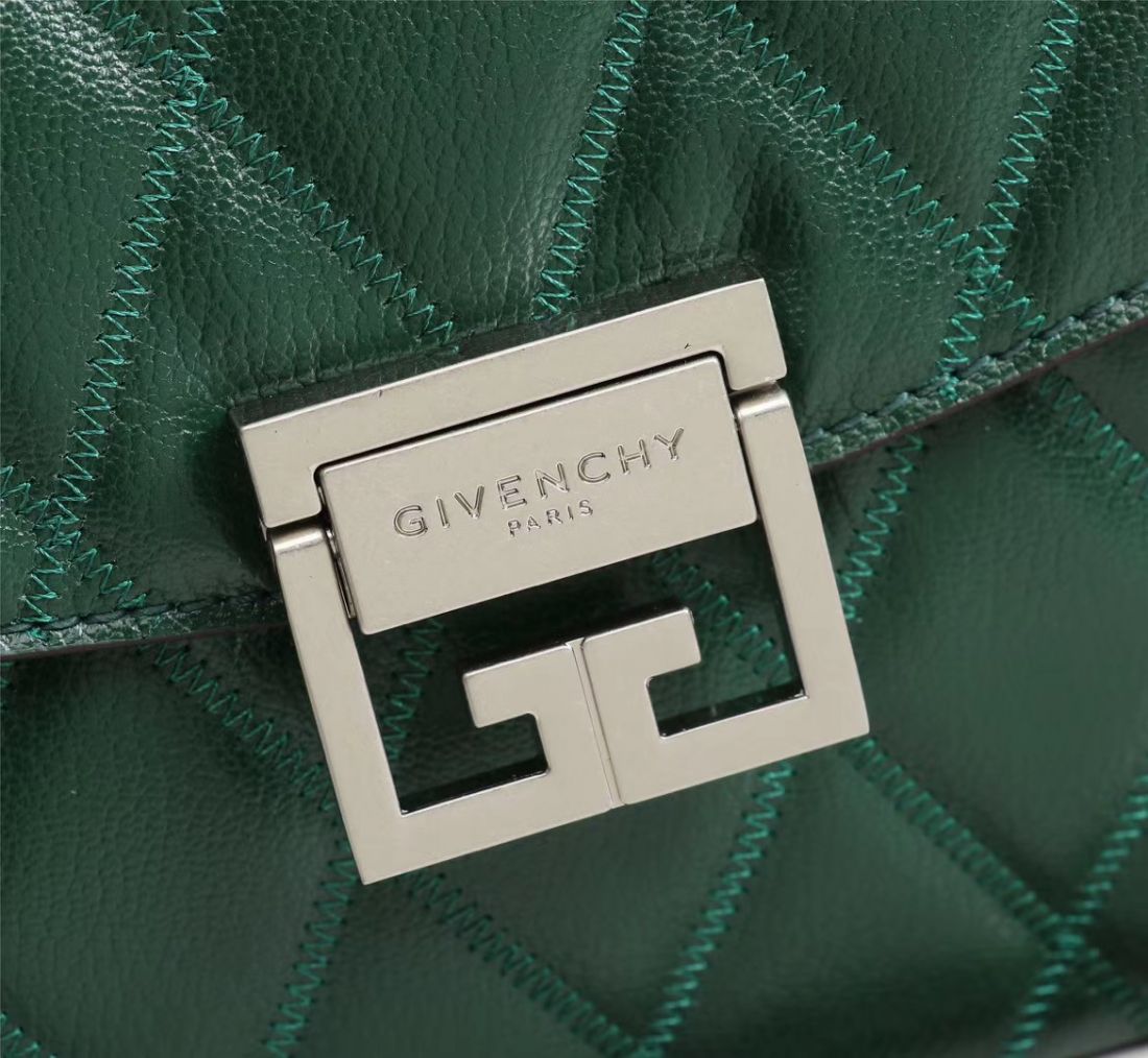 Givenchy GV3 29 cm