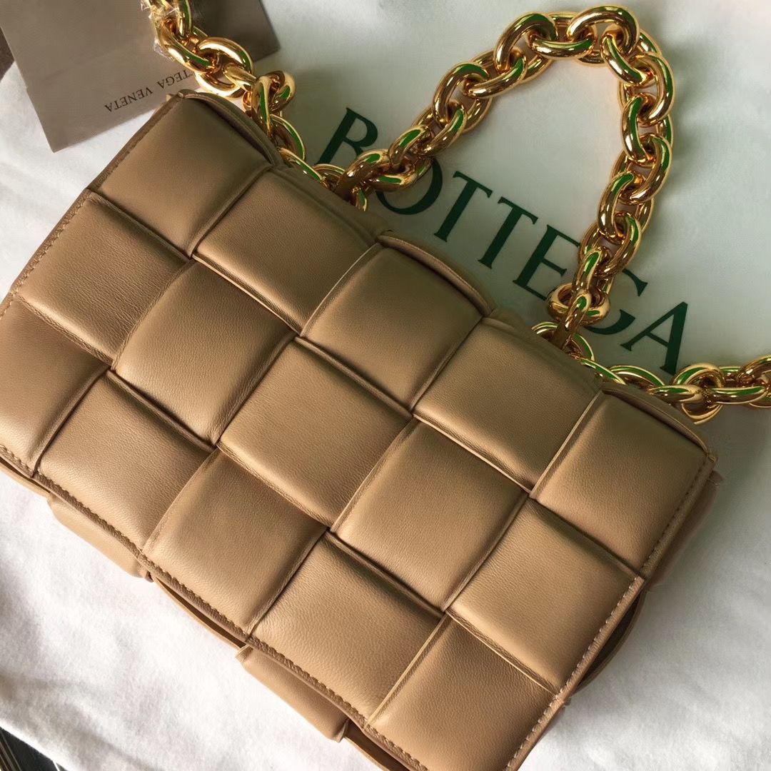 Bottega Veneta The Chain Cassette 26 cm