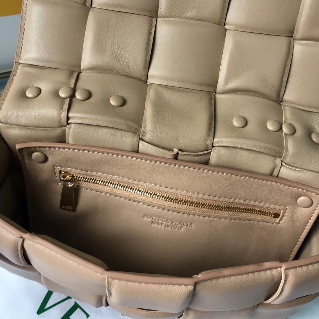 Bottega Veneta The Chain Cassette 26 cm