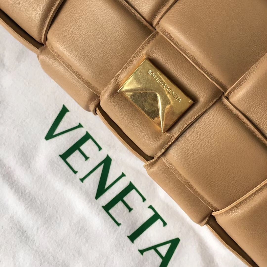 Bottega Veneta The Chain Cassette 26 cm