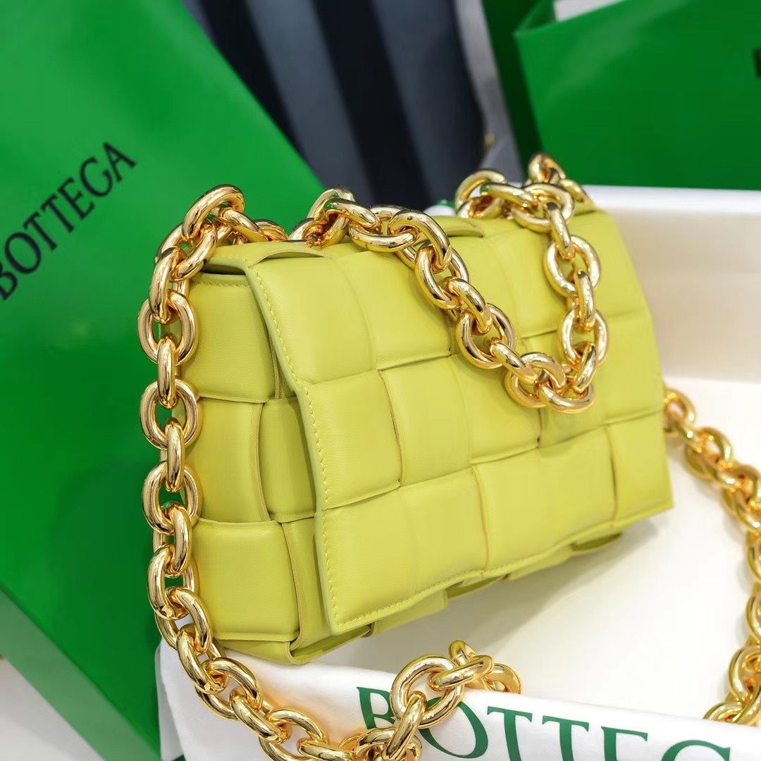 Bottega Veneta The Chain Cassette 26 cm