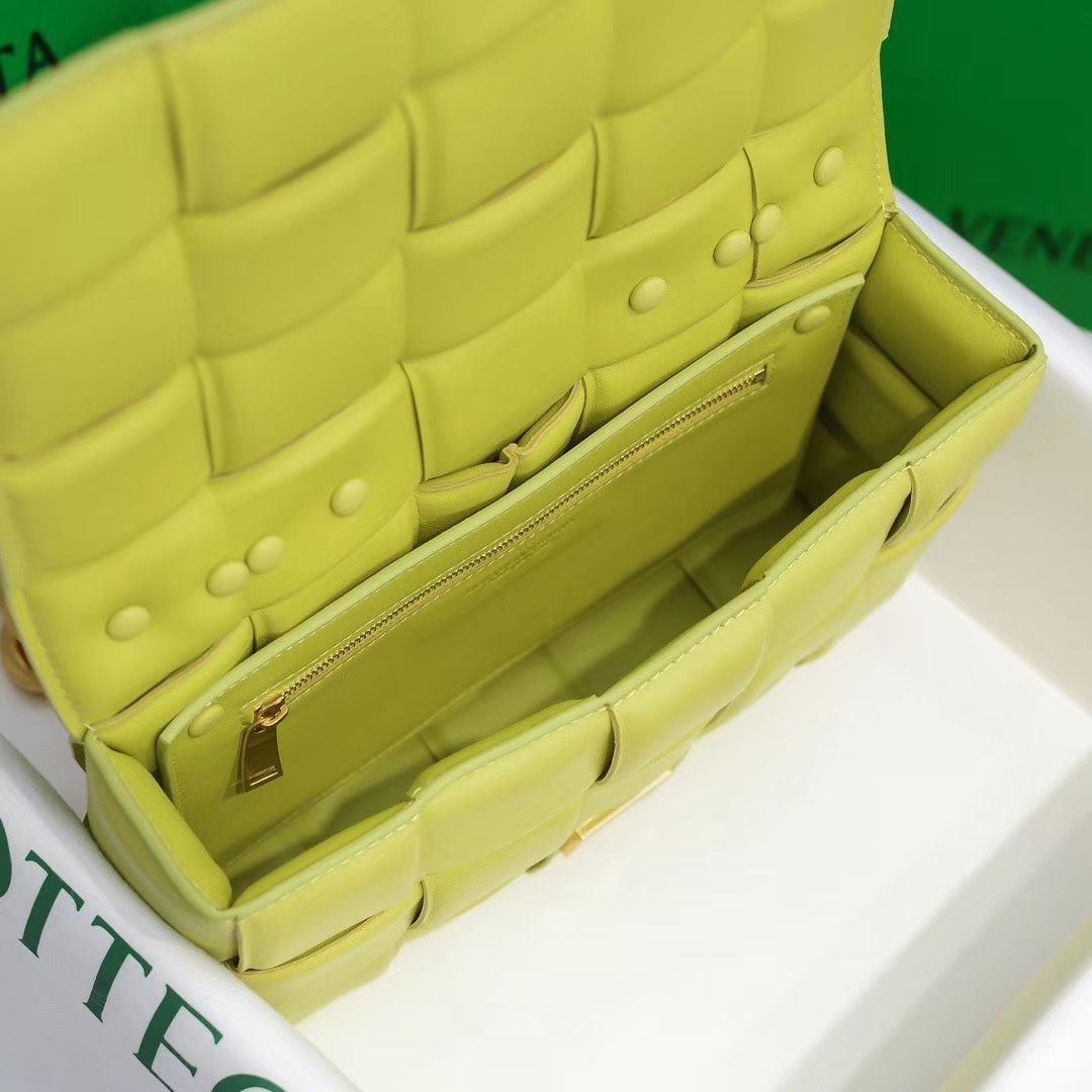 Bottega Veneta The Chain Cassette 26 cm