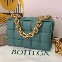 Bottega Veneta The Chain Cassette 26 cm