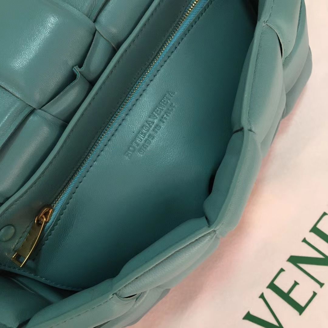 Bottega Veneta The Chain Cassette 26 cm