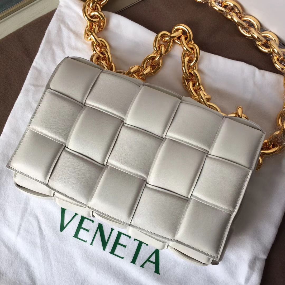 Bottega Veneta The Chain Cassette 26 cm