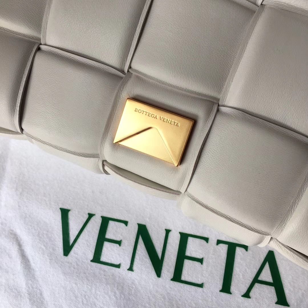 Bottega Veneta The Chain Cassette 26 cm
