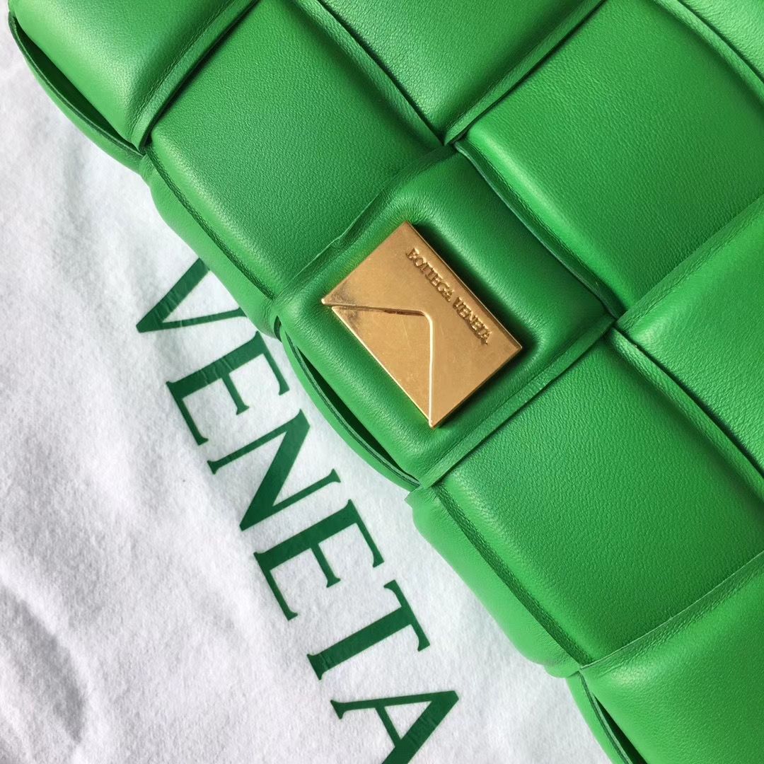 Bottega Veneta The Chain Cassette 26 cm