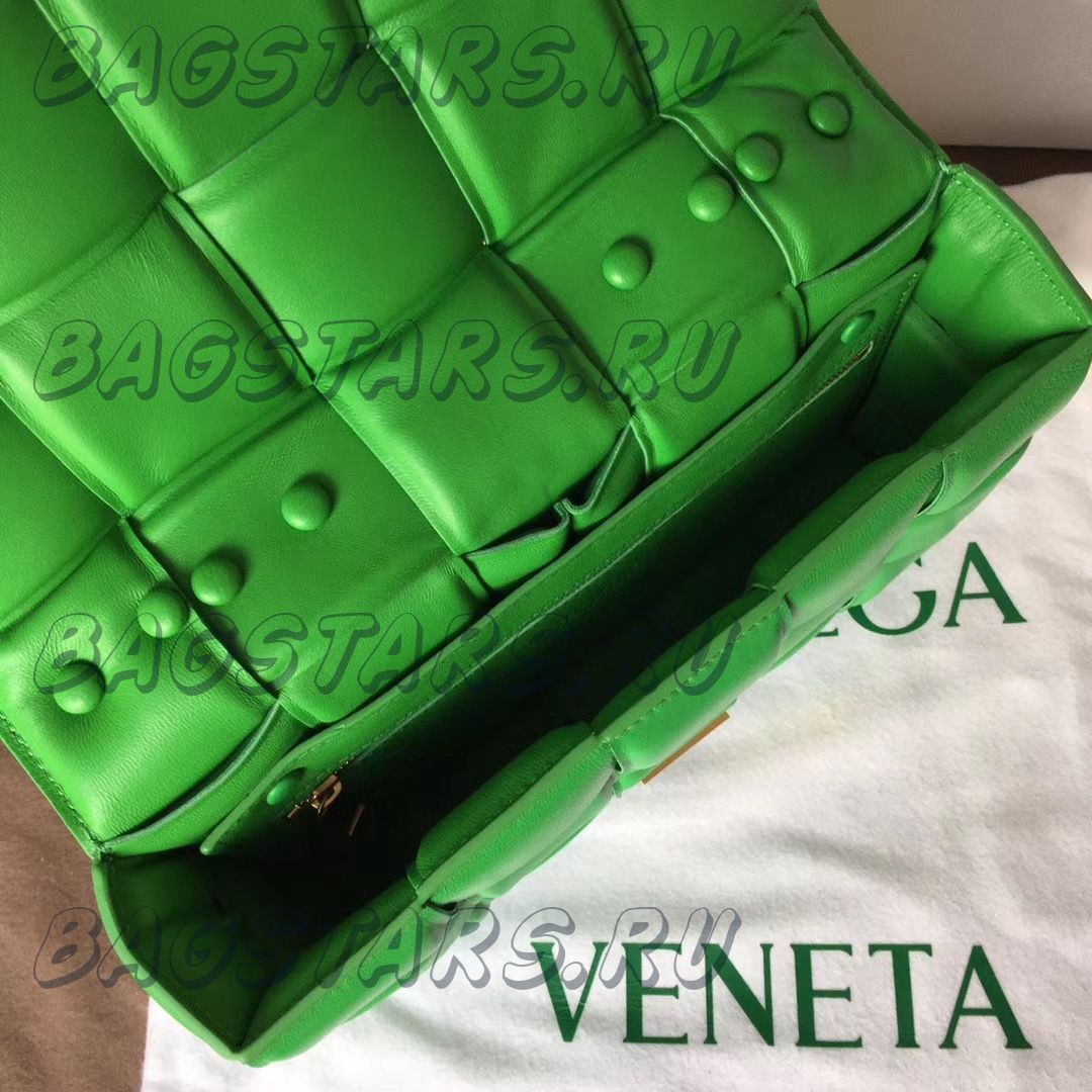 Bottega Veneta The Chain Cassette 26 cm