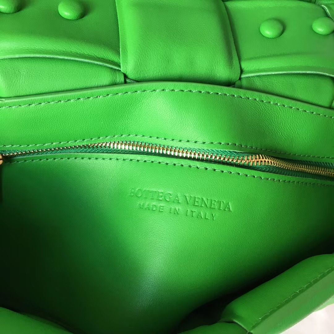 Bottega Veneta The Chain Cassette 26 cm