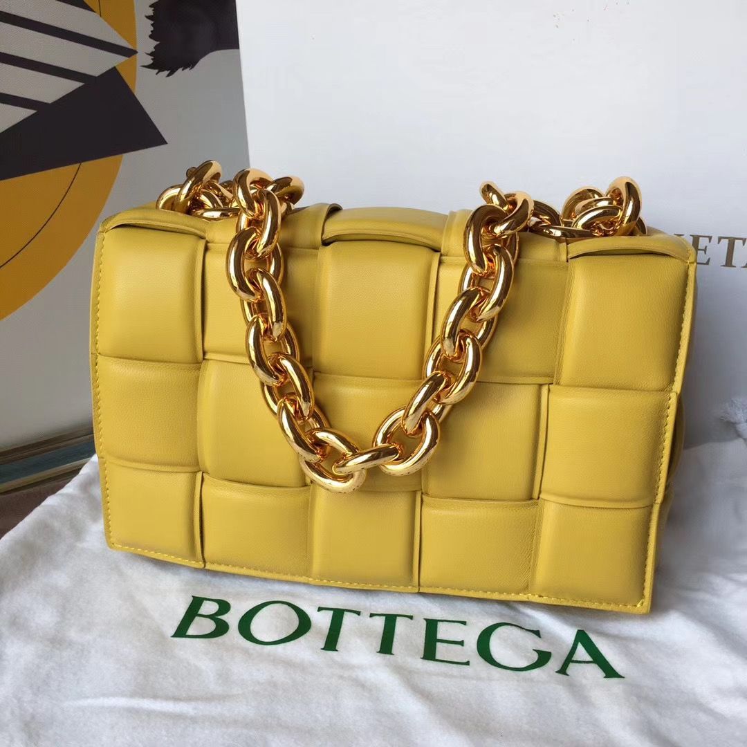 Bottega Veneta The Chain Cassette 26 cm