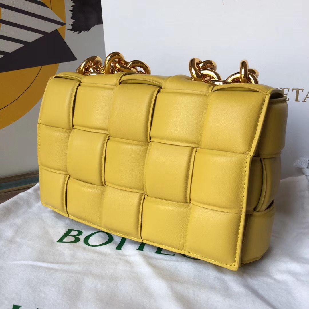 Bottega Veneta The Chain Cassette 26 cm