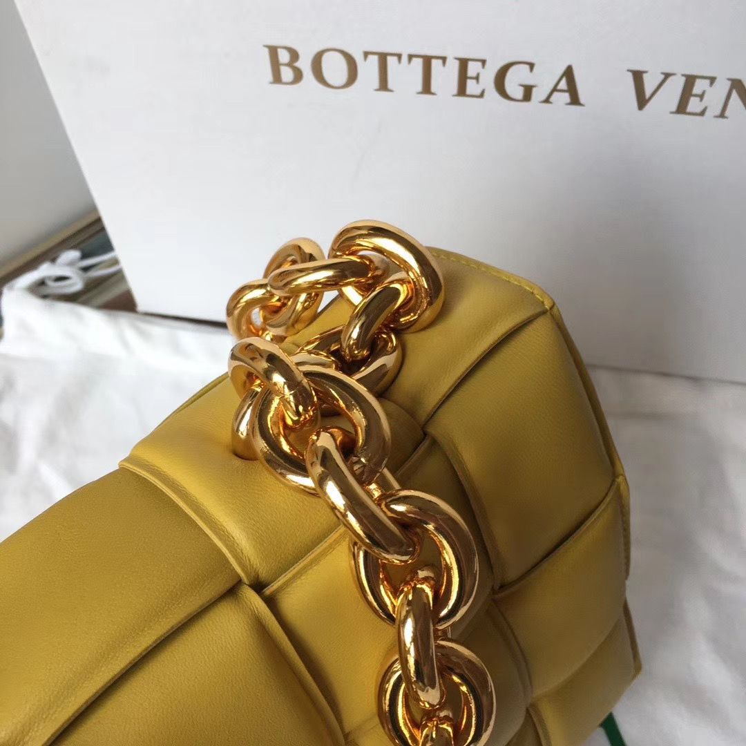 Bottega Veneta The Chain Cassette 26 cm