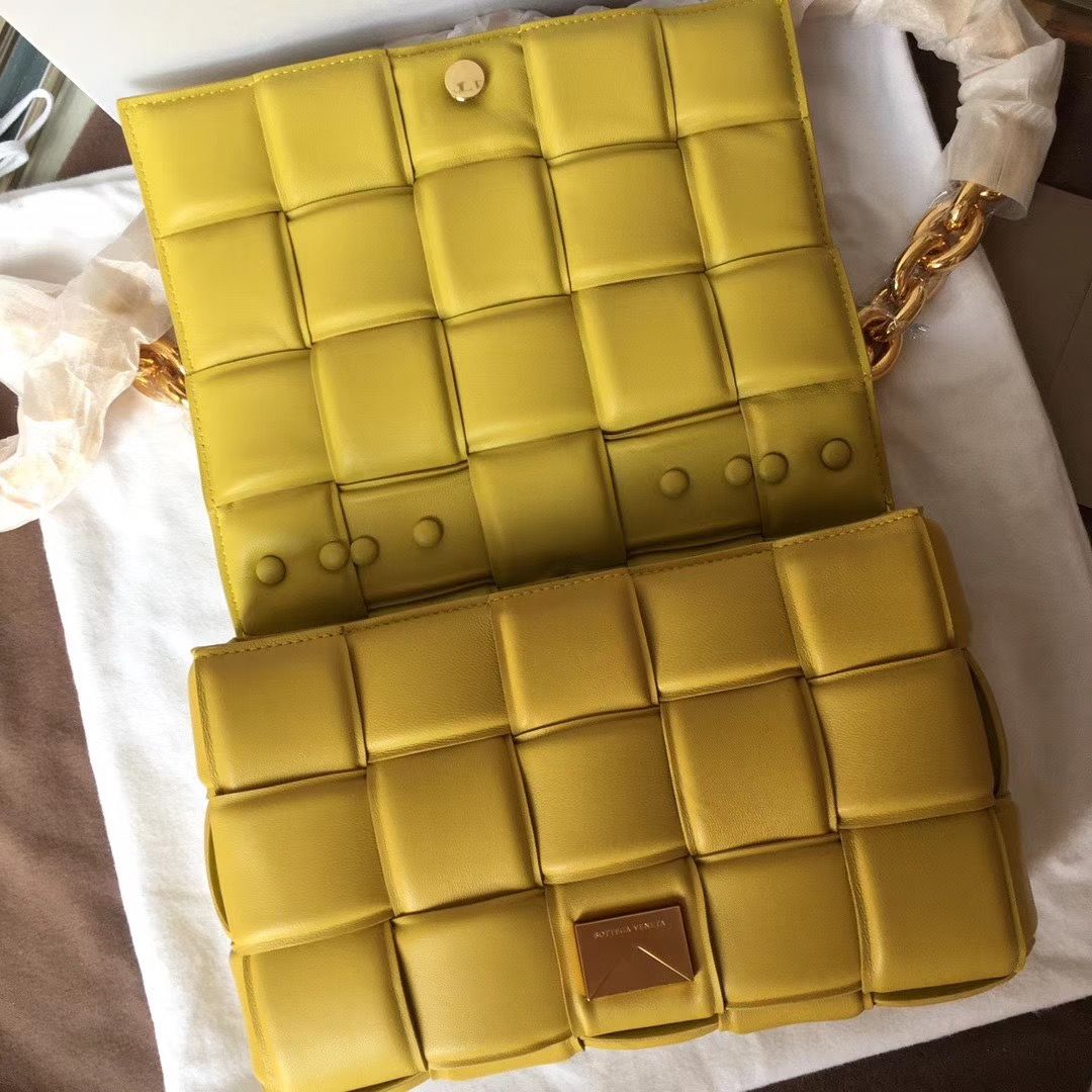 Bottega Veneta The Chain Cassette 26 cm